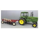 1/16 John Deere Tractor & 4 Bottom Plow