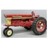 1/16 Farmall 560 Tractor