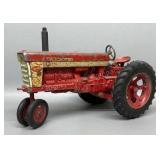1/16 Farmall 560 Tractor