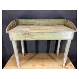 Primitive table/dry sink