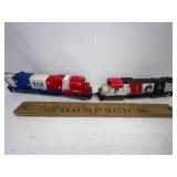 2 HO train engines USA