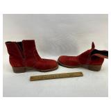 Sz 10.5 leather boots