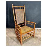 Antique rocking chair. Very clean !
