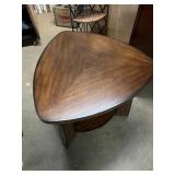 Modern style End table