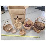 Lagre lot of baskets