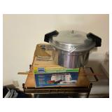 Pressure cooker