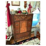 Chest of drawers and contents
