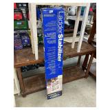 Ladder stabilizer