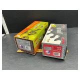 2 die cast cars