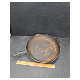 Cast iron pan