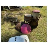 Vintage planter and disc
