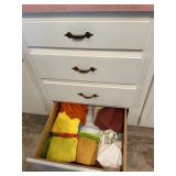 4 drawers contents