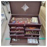 Jewelry Box w Jewelry