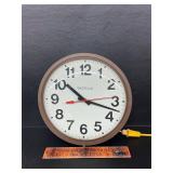 Vintage electric clock working