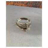 18k white gold and diamond ring