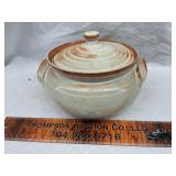 Pottery bean pot