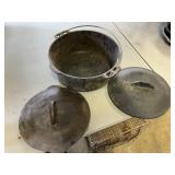 Cast Iron Pot, 2 Lids