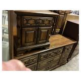 Chest of drawers,dresser,nightstand and bed