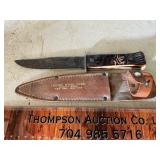 Vintage colonial skinning knife