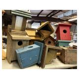 10 Birdhouses & Feeders