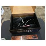 Race shoes