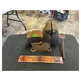 Bench vise