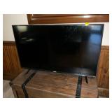 42ï¿½ Roku tv with remote