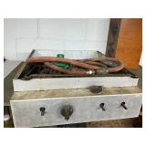 Cooker and pan