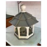 Bird feeder