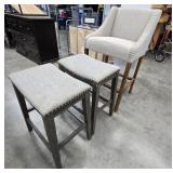 3 bar stools