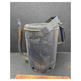 Swingspout oil can