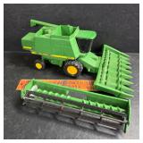 Metal Ertl John Deere Combine w Attachment
