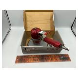 Pneumatic sander