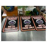 3 Mets plastic signs