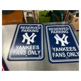 2 plastic Yankees signs