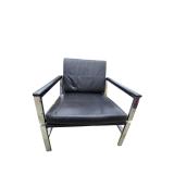 Modern accent chair