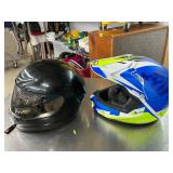 2 motorcycles helmets