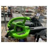 Working blower vacuum