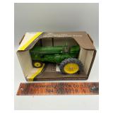 John Deere 1953 ï¿½70ï¿½ row-crop tractor