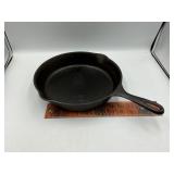 Cast iron pan