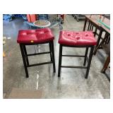 2 bar stools