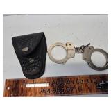 Smith & Wesson handcuffs with case and key