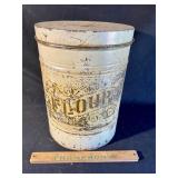 Antique flour 4-5 gal can
