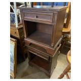 2 nightstands