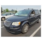 2010 Chrysler Town and Country