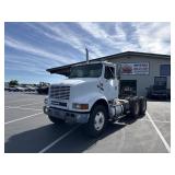 2000 International 8100