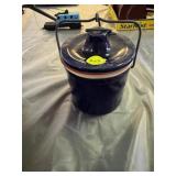 Lidded small Crock