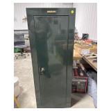 Stack-On Gun Cabinet w/Key holds 8