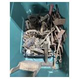 Traps in Tote w/ Stakes