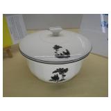 Covered Casserole Dish, Black Silhouette Pattern